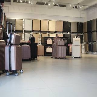 Showroom de malas da REDTEC